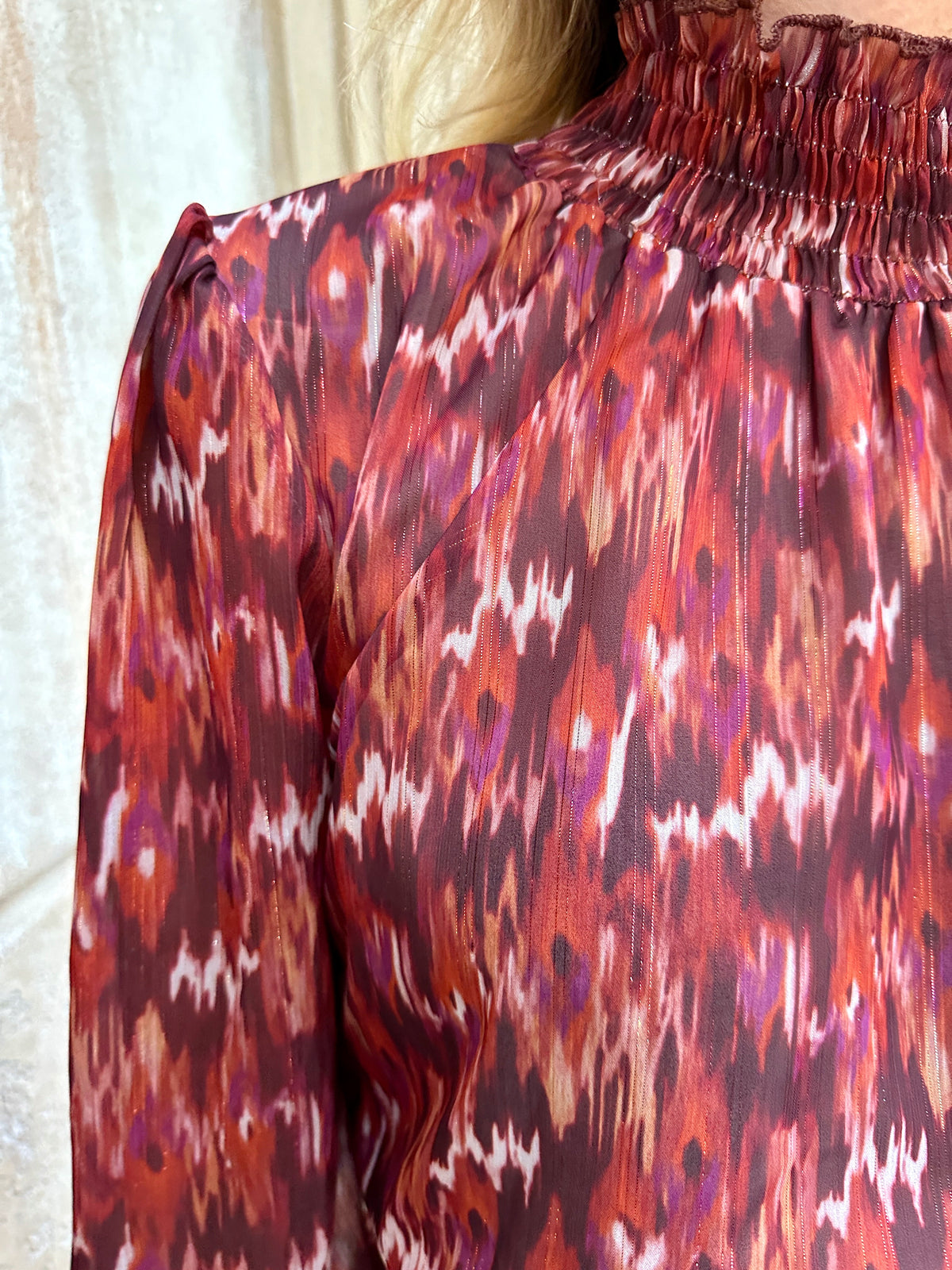 Vestido cuello fruncido gasa lurex caldera