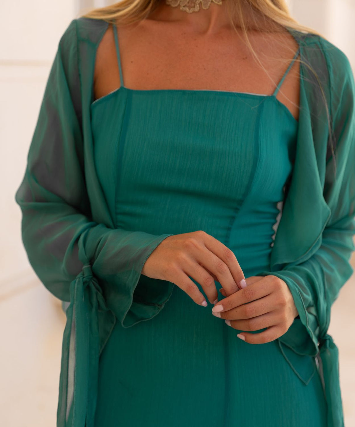 Blusa capa seda verde esmeralda