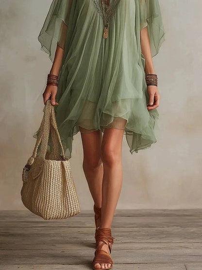 Vestido Corto Vaporoso Verde Escote V