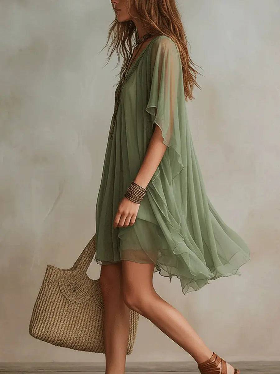 Vestido Corto Vaporoso Verde Escote V