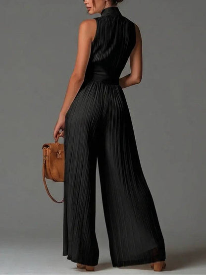 Jumpsuit negro sin mangas con escote en V