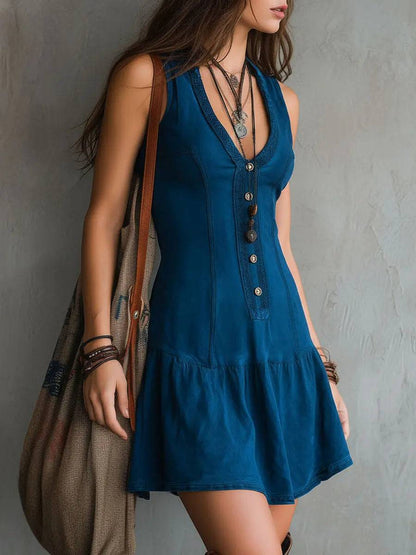 Vestido corto sin mangas con escote en V
