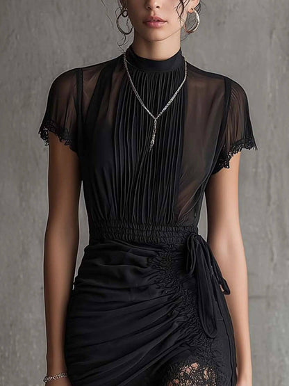 Vestido Corto Negro Cintura Plisada