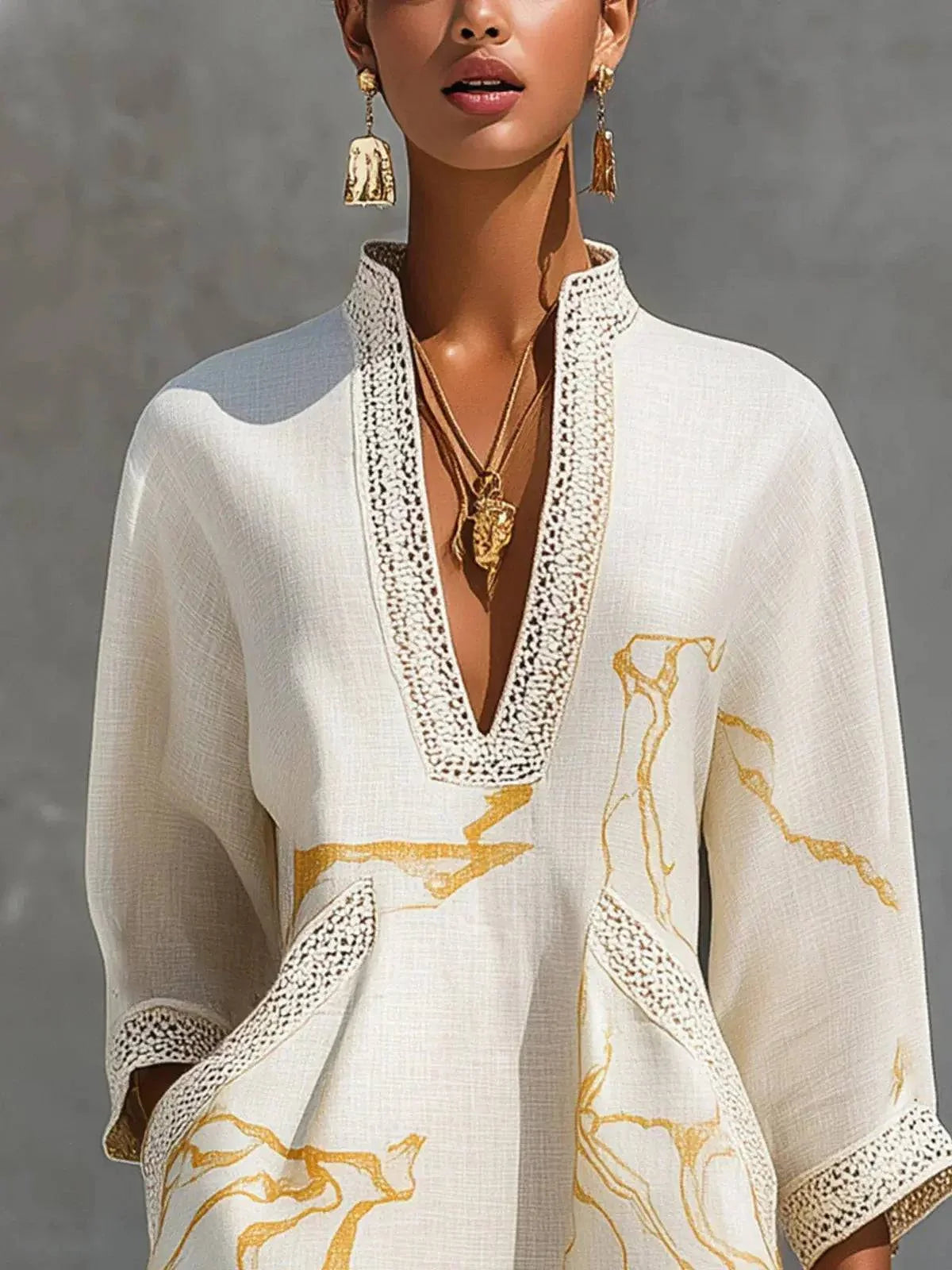 Renata | Vestido de Encaje Dorado Escote V