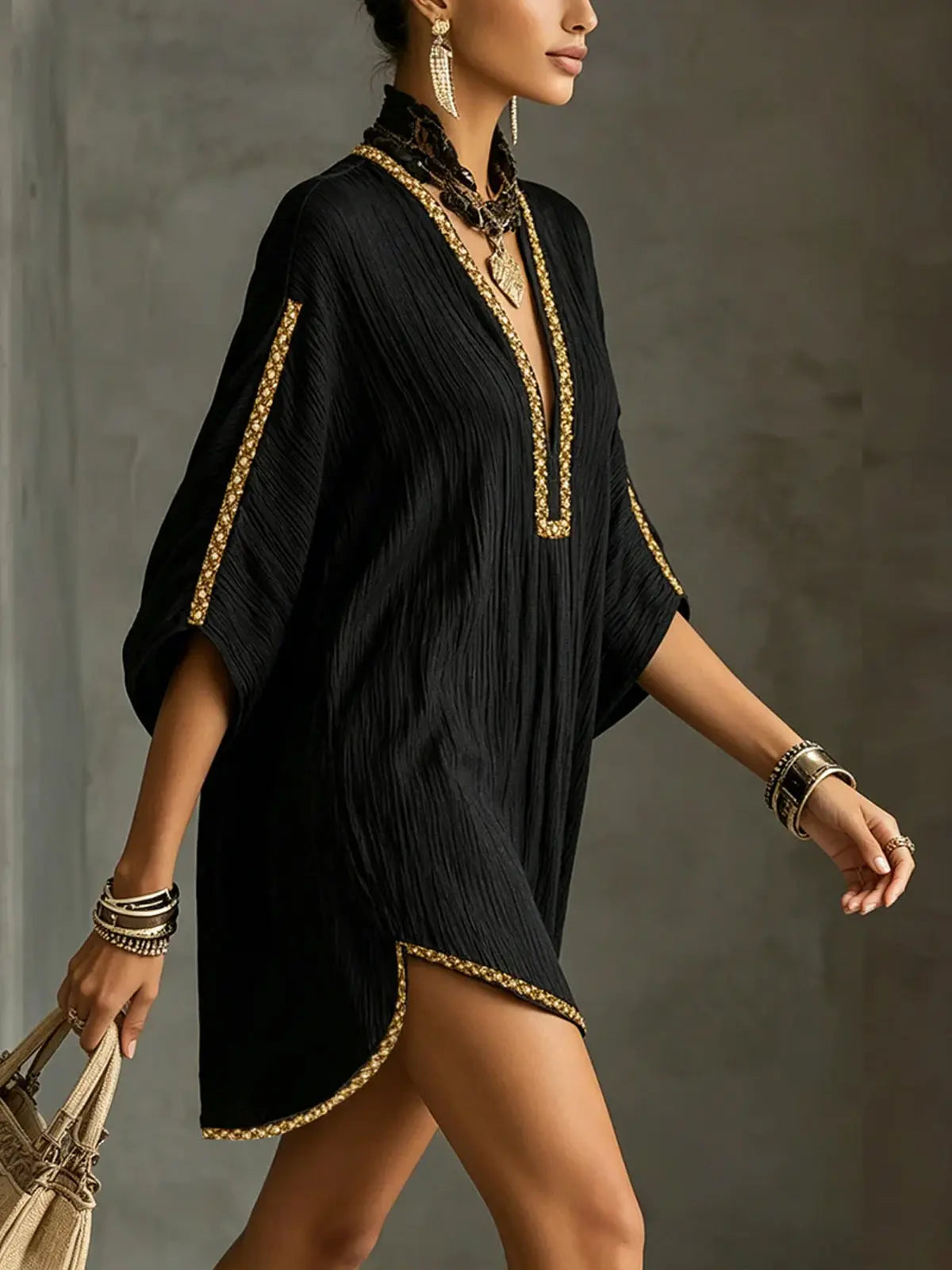 Mirella | Vestido Corto Negro Escote V